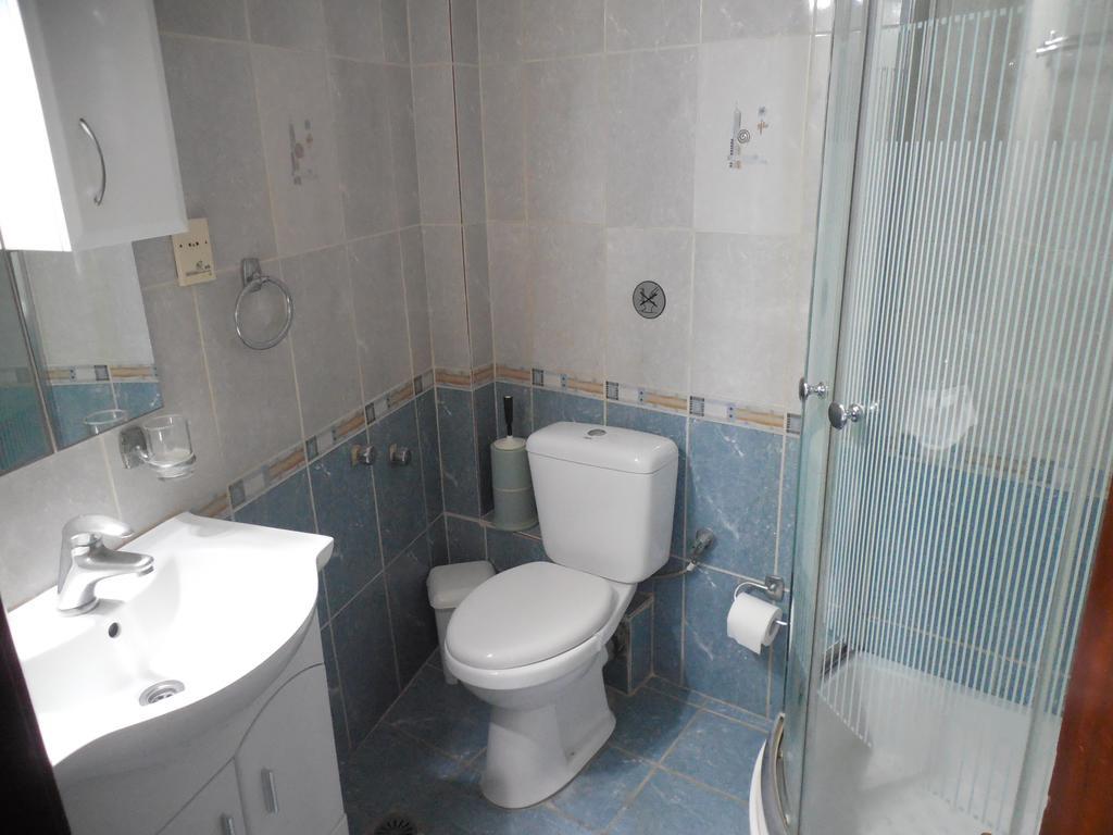 Adonis Rooms Скопелос Екстериор снимка